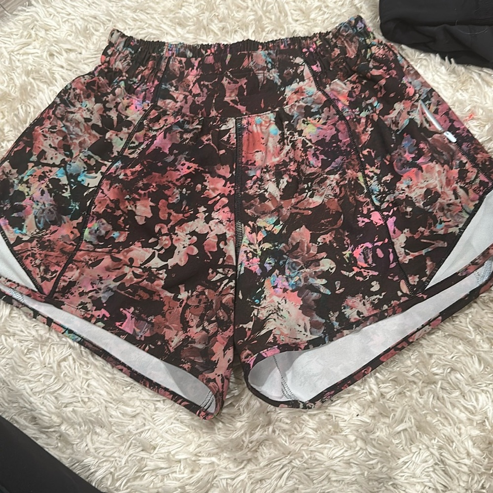 02 lululemon Shorts Size 2